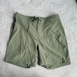 Ten thousands foundation shorts